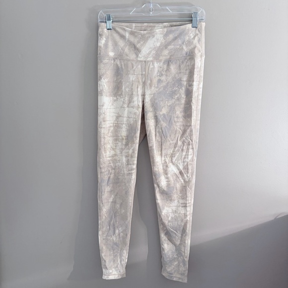 Mono B Camo Workout Set - Picture 3 of 10